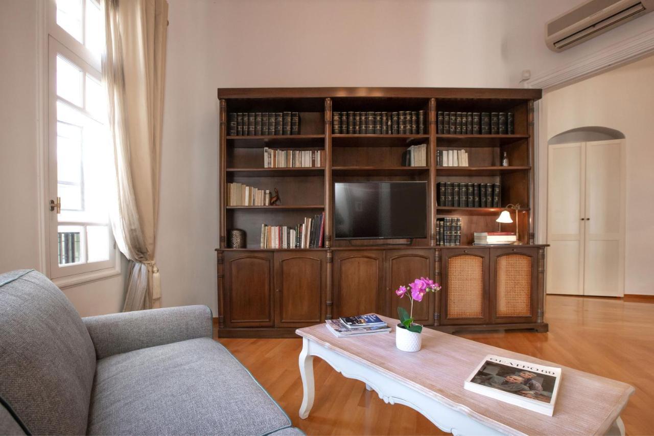 Neoclassical Apartment Close To Syntagma-Plaka By Ghh Atina Dış mekan fotoğraf
